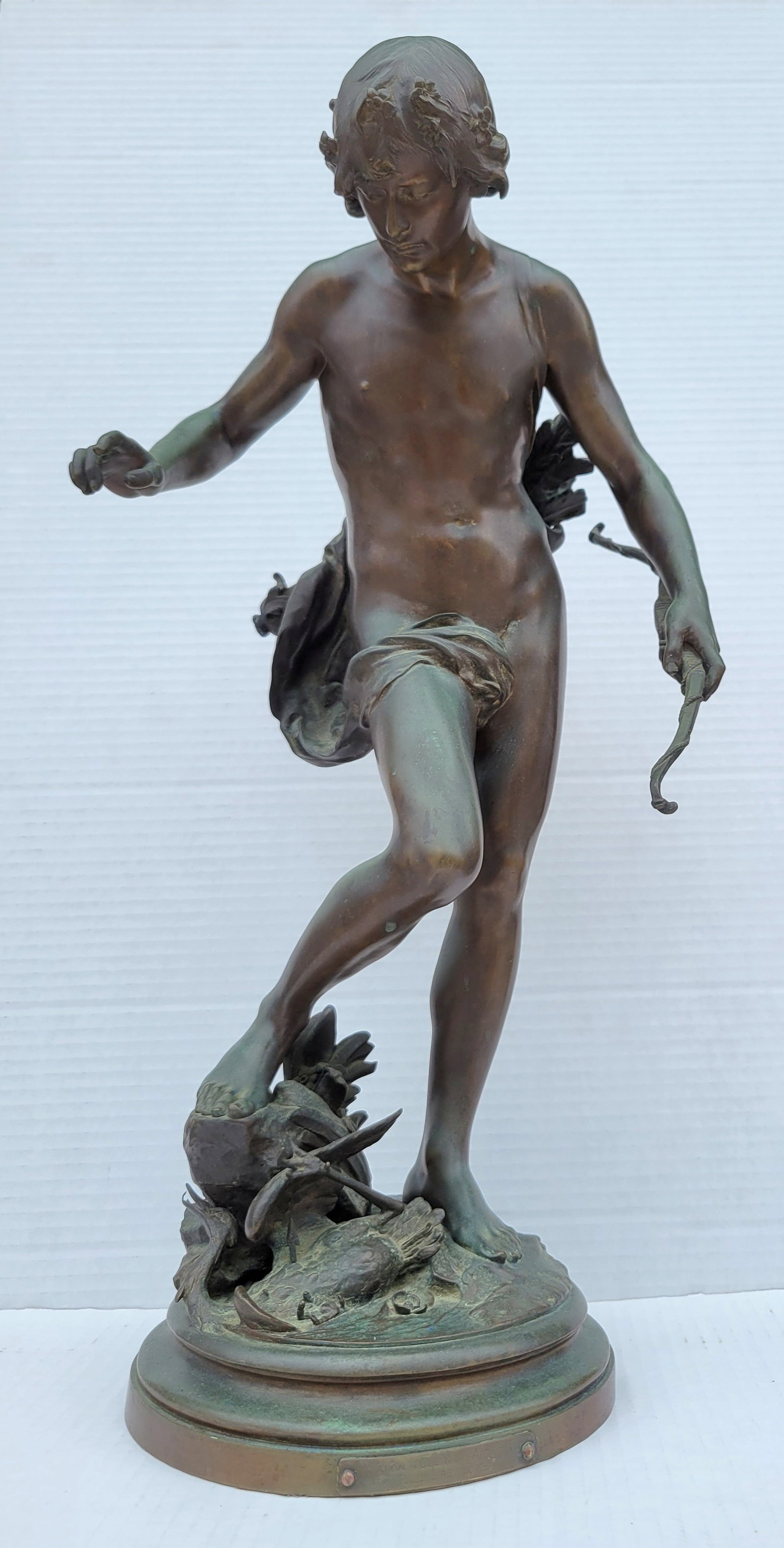 Large Awarded Eugene Quinton Young Archer Antique French Semi Nude Male Animalier Bronze Statue: Large Awarded Eugene Quinton Young Archer Antique French Semi Nude Male Animalier Bronze Statue Sculpture Figure 23.5inches With 1955 Salon Of Culinary Arts Paul Laesecke Plaque. Measures 23.5 x 11.75