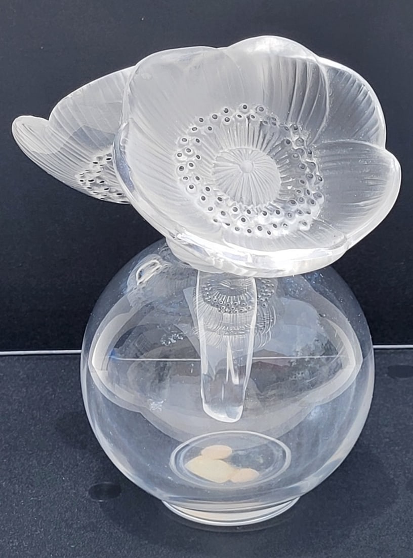 Lalique Crystal Floral Stopper Dresser Fragrance Perfume Ect Bottle 6.3in Double Signed: Lalique Crystal Floral Stopper Dresser Fragrance Perfume Ect Bottle 6.3in Double Signed. 6.3in x 5.5in x 3.75in, both stem of stopper and underside of base signed along with underside Made in France l