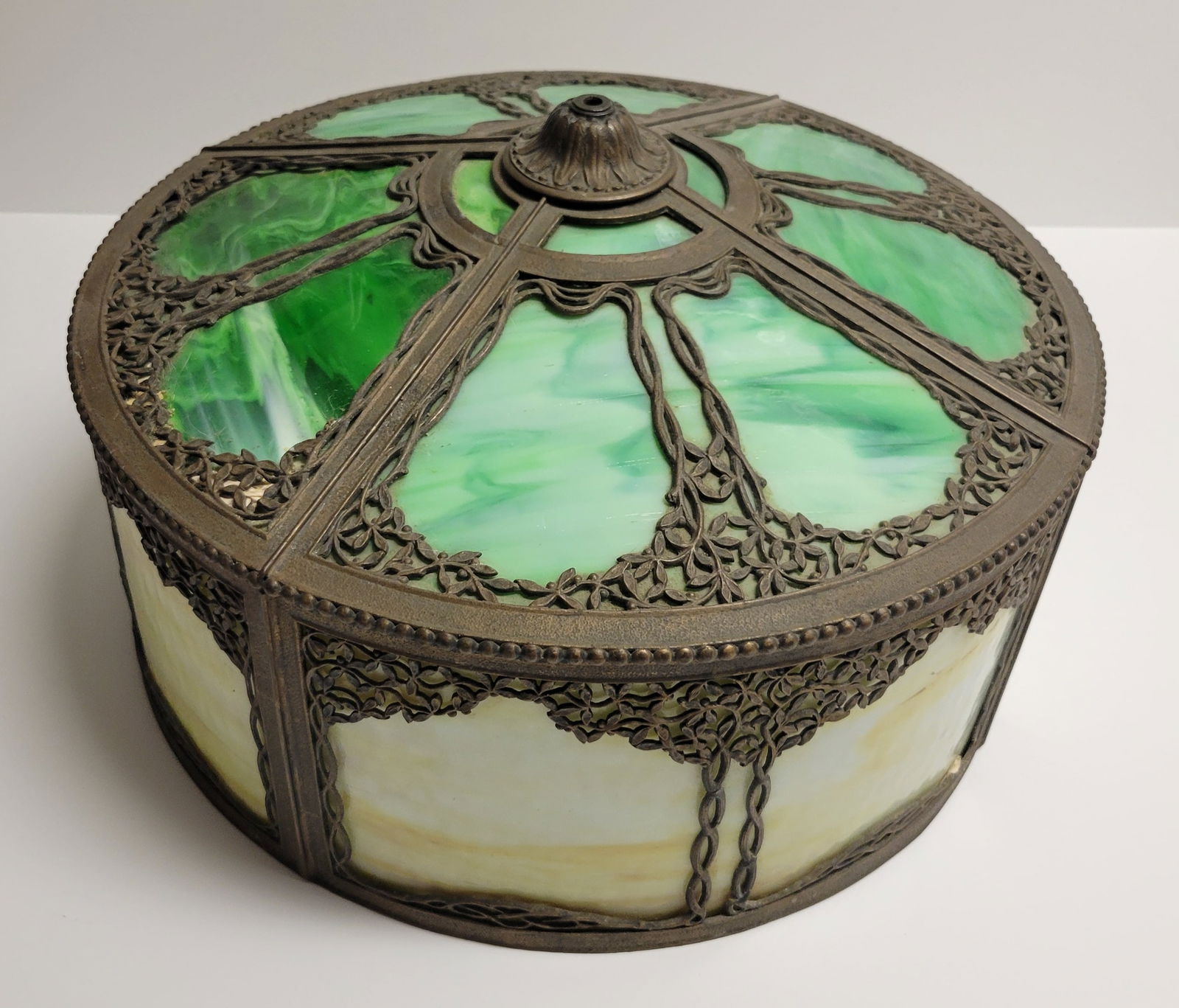 Antique Arts And Crafts 16.5 Inch Straight Side Slag Glass Table Lamp Shade (1 of 5)