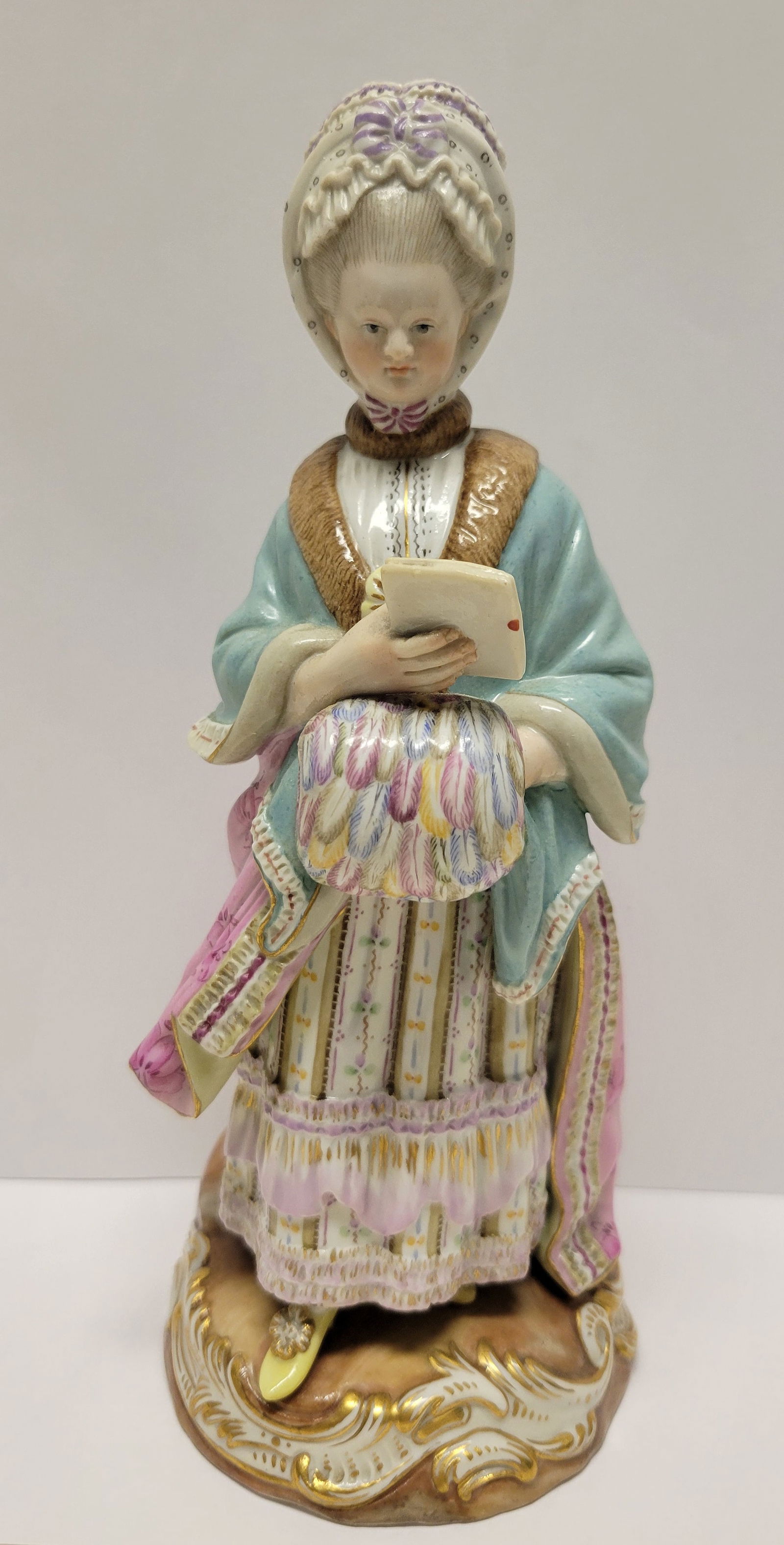 Fine Antique Meissen Lady 8in Figure 3 Numbers Letter Crossed Swords D.66: Fine Antique Meissen Lady 8in Figure 3 Numbers Letter Crossed Swords D.66 MMB A Provenance: Vast eastern Hillsborough County, Florida estate being divided by local heirs, names withheld.