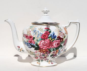 Wedgwood Ralph Lauren Polo Hampton Floral Lidded Teapot 7.5 X 10.25 X 6 Inches