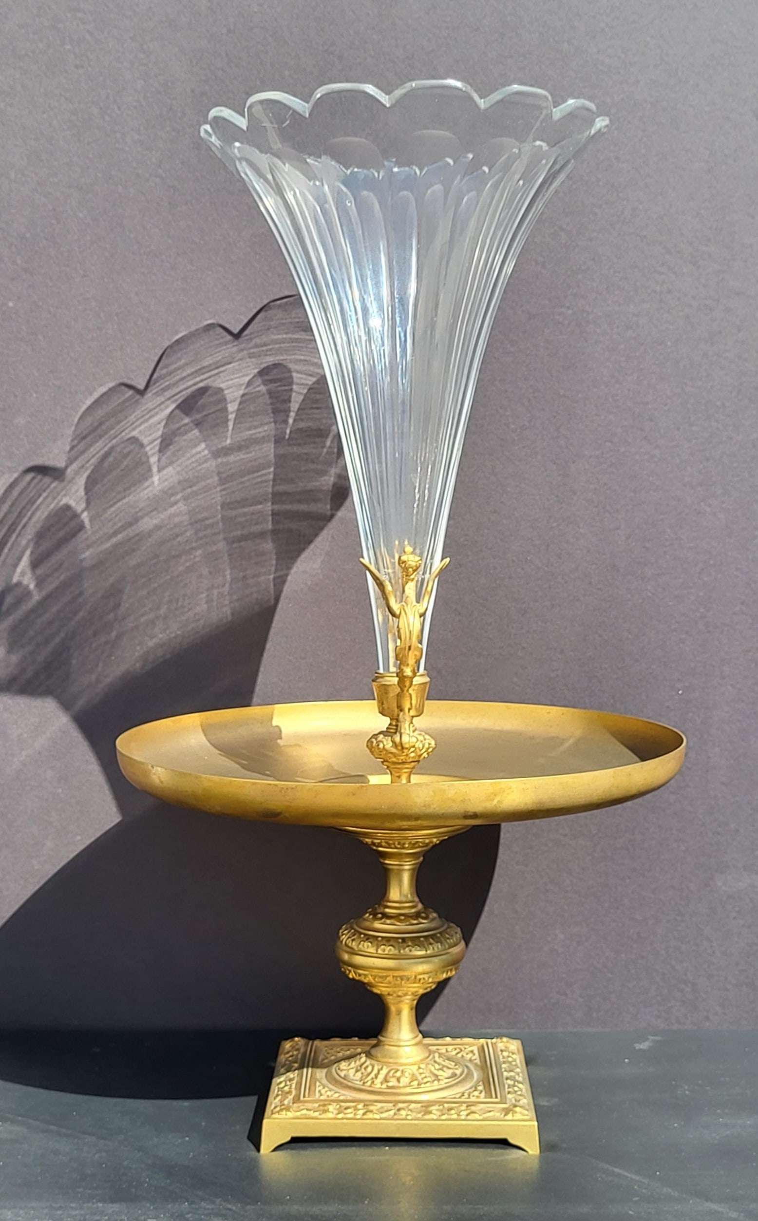 Large Old Ornate Bronze Glass Epergne Pedestal And Griffin Vase 20.3 Inches Overall: Large Old Ornate Bronze Glass Epergne Pedestal And Griffin Vase 20.3 Inches Overall, unsigned, for shipping the glass insert is 12 X 8.1 inches and the base is 11 X 11.3 inches, see condition report i