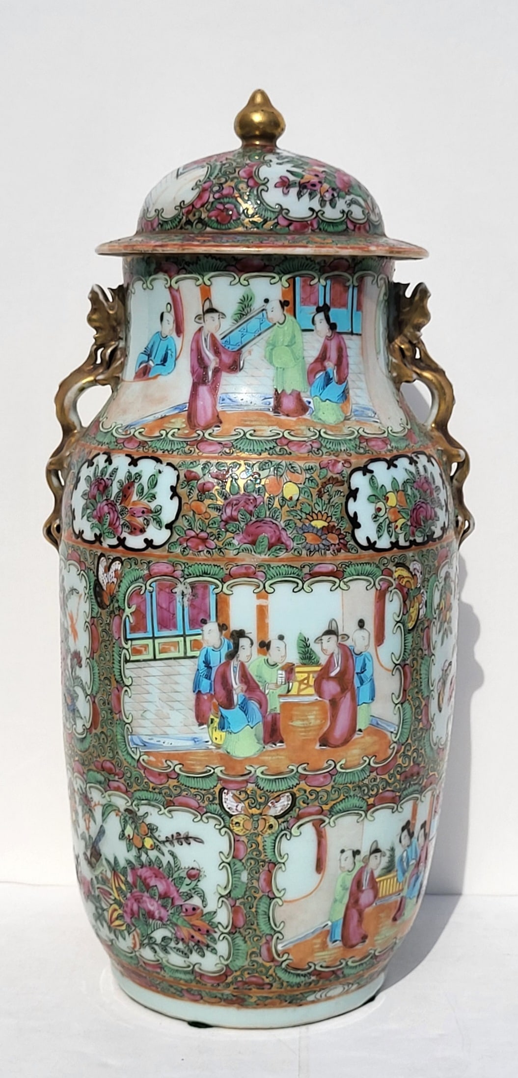 Large Rose Medallion 15.25in Lidded Handled Jar Vase Antique Chinese Porcelain Enamel: Large Rose Medallion 15.25in Lidded Handled Jar Vase Antique Chinese Porcelain Enamel. See condition report for a small glaze blemish note and a thin lid underside flake.Provenance: Massive Central Fl