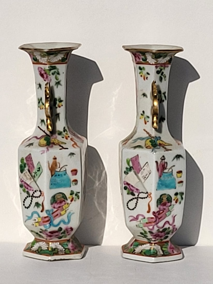 Pair Famille Rose 6.75in Handled Paneled Figure Vases Chinese Porcelain Enamel Antique: Pair Famille Rose 6.75in Handled Paneled Figure Vases Chinese Porcelain Enamel AntiqueProvenance: Massive Central Florida collection of Victorian and Art Nouveau art glass, fin de siecle Continental d