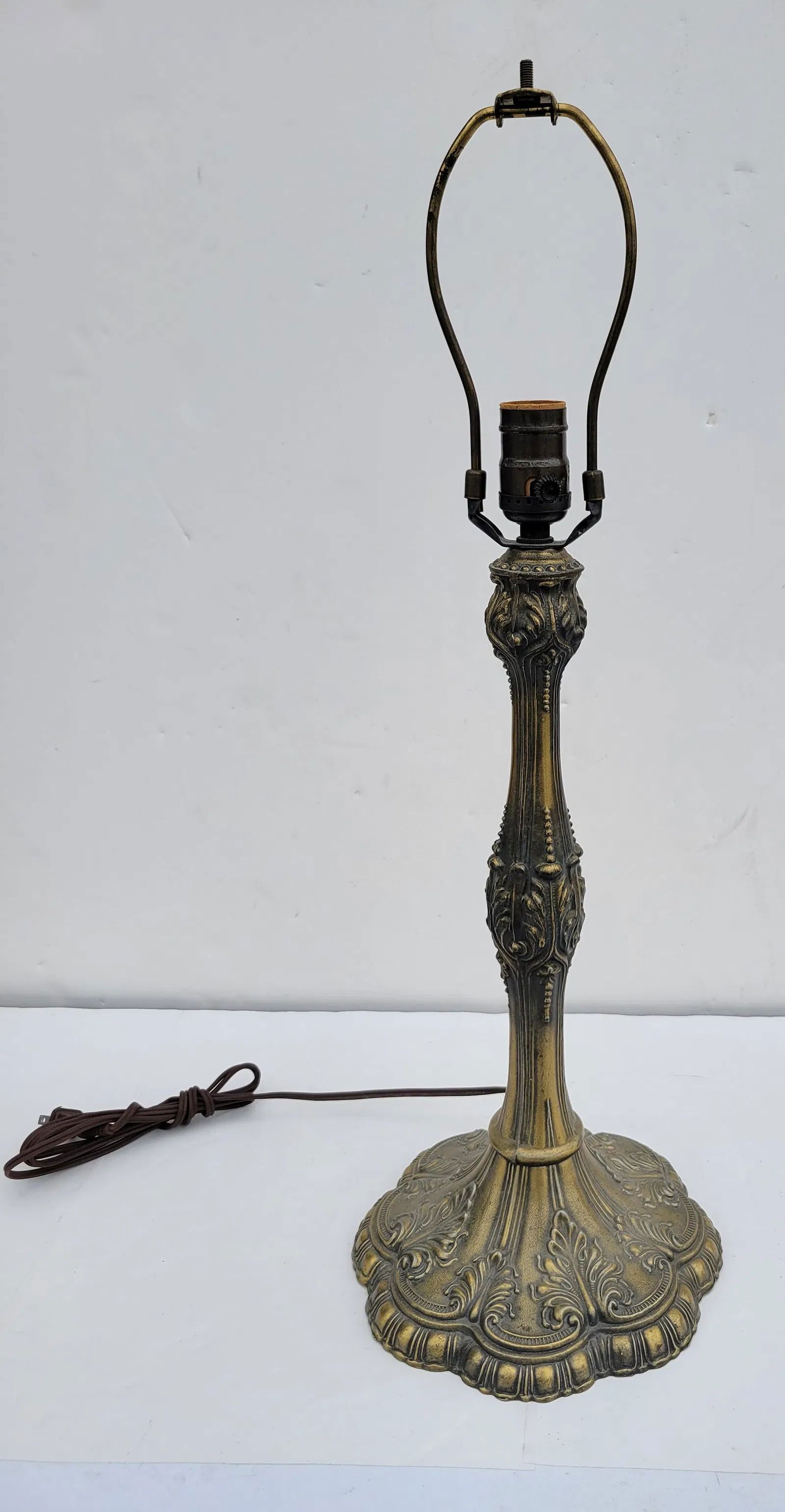 Gilt Metal 1920s Table Lamp Base 24.75 Inches: Gilt Metal 1920s Table Lamp Base 24.75 Inches. DET BBi