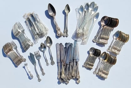 Large Set Tole Sterling Silver 125ozt 120pc Old Colonial Flatware Set