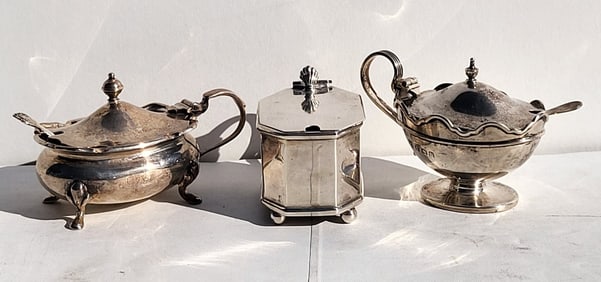 Lot 3 English Sterling Silver Mustard Pots Plus 2 Spoons 6ozt