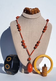 Nice Estate Bakelite Et Al Vintage Costume Jewelry Bracelets Necklace Pendant 175g