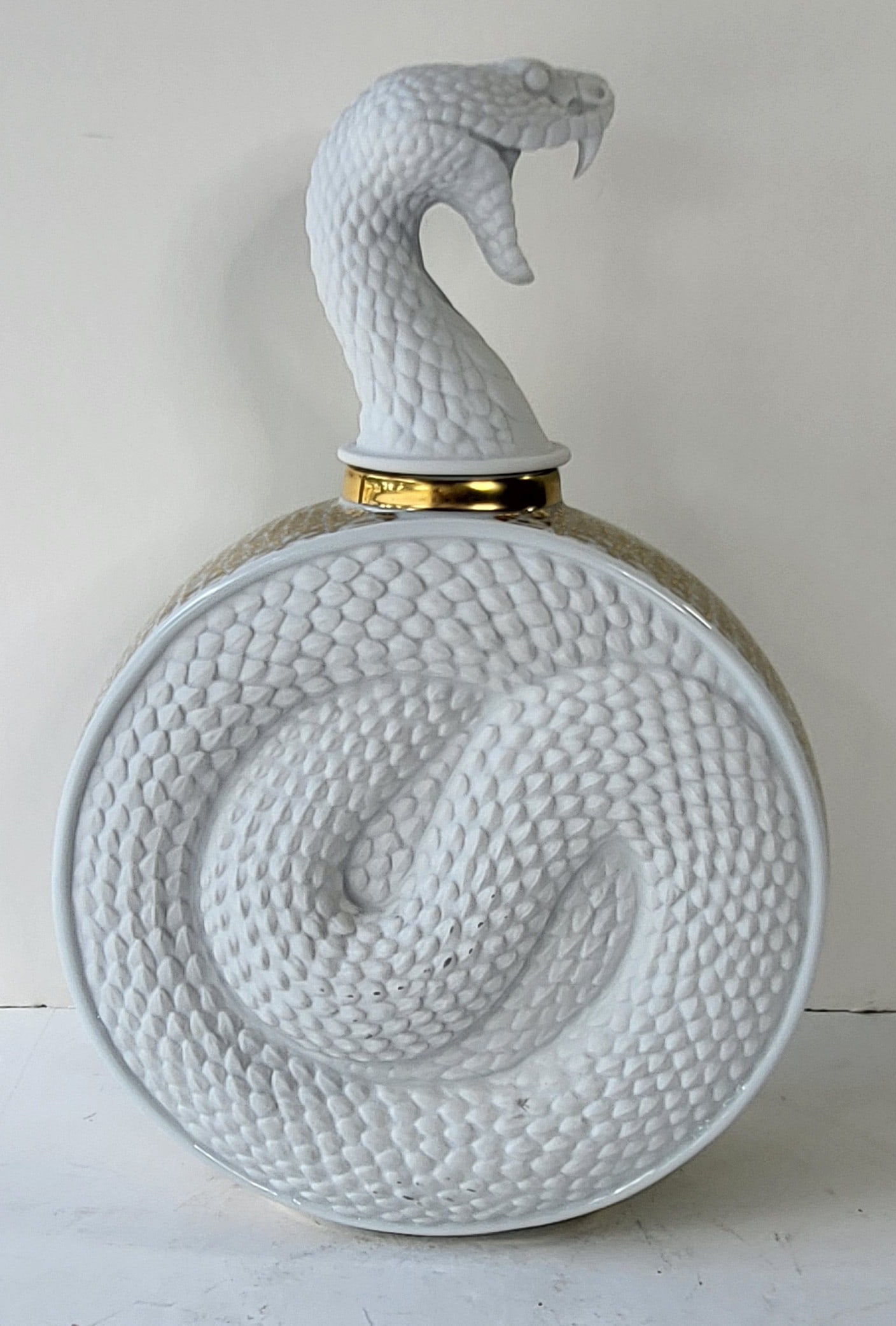 Large Poison Brand 11.75 Inch Cobra Snake Decanter Flask Bottle Vista Alegre Stamp And Label Gilt: Large Poison Brand 11.75 Inch Cobra Snake Decanter Flask Bottle Vista Alegre Stamp And Label Gilt Stoppered, 11.75 X 7.75 X 3 inches, stamp and label to underside. Provenance: Property of a family tru