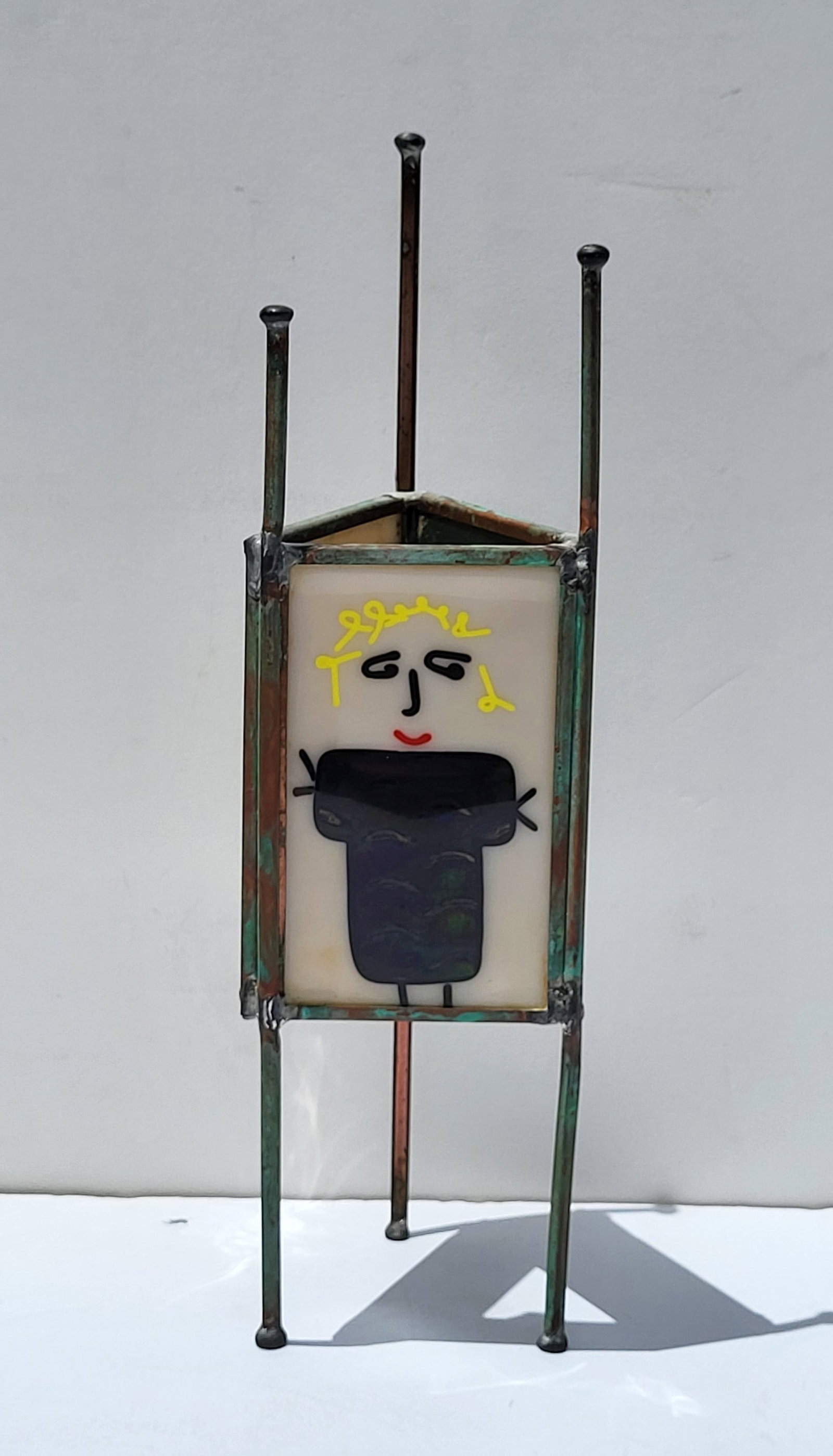 Studio Art Glass 3 Panel Compact table Screen Stylized Modernist Portraits Copper Verdigris Frame: Studio Art Glass 3 Panel Compact table Screen Stylized Modernist Portraits Copper Verdigris Frame 12.75 Inches High Overall, no visible signature, see condition report for a discussion of frame bends 