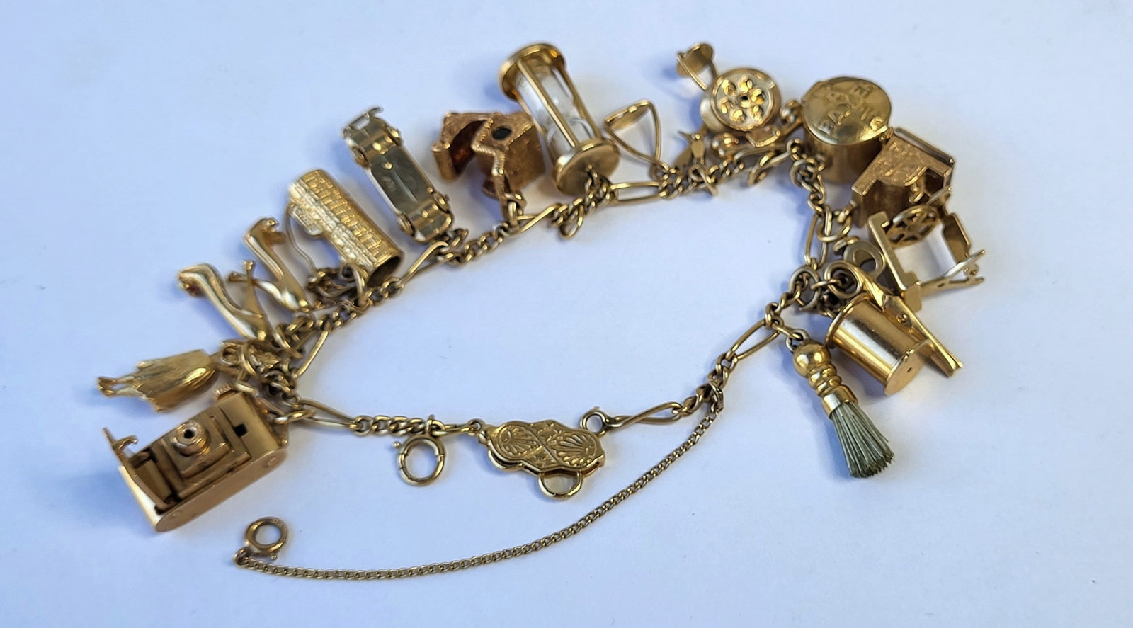 Nice 14K Gold Charm Bracelet With Marked Charms 29.3 Tdwt 45.5 Tg (1 of 5)