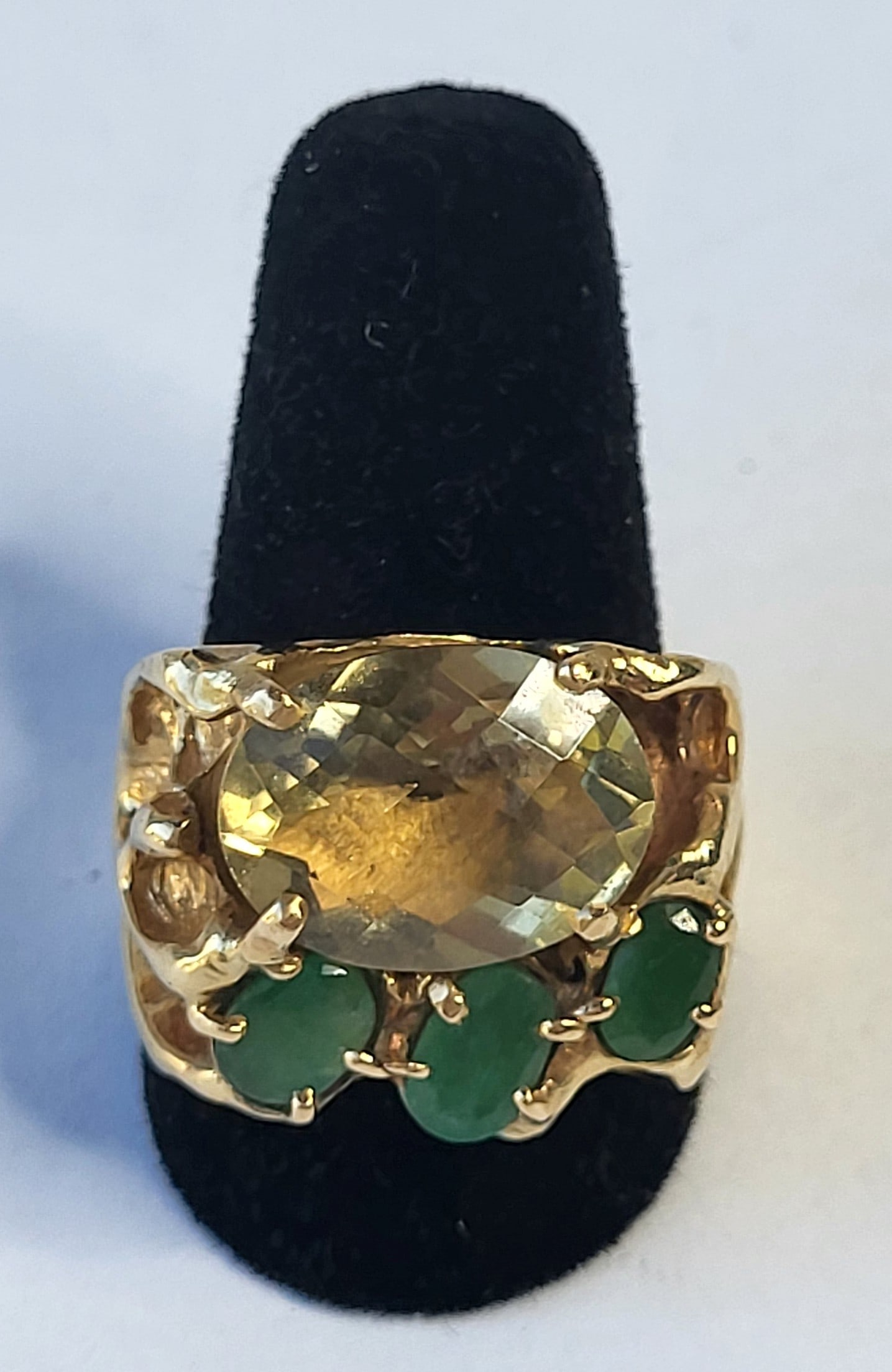 Mens 14K Citrine Emerald Artisan Studio Brutalist Ring 15.8 Tg 10.4 Tdwt Aprx Size 9: Mens 14K Citrine Emerald Artisan Studio Brutalist Ring 15.8 Tg 10.4 Tdwt Aprx Size 9, stamped 14K. There is a condition report elsewhere in this listing. Provenance: Property of a family trust of a Ta