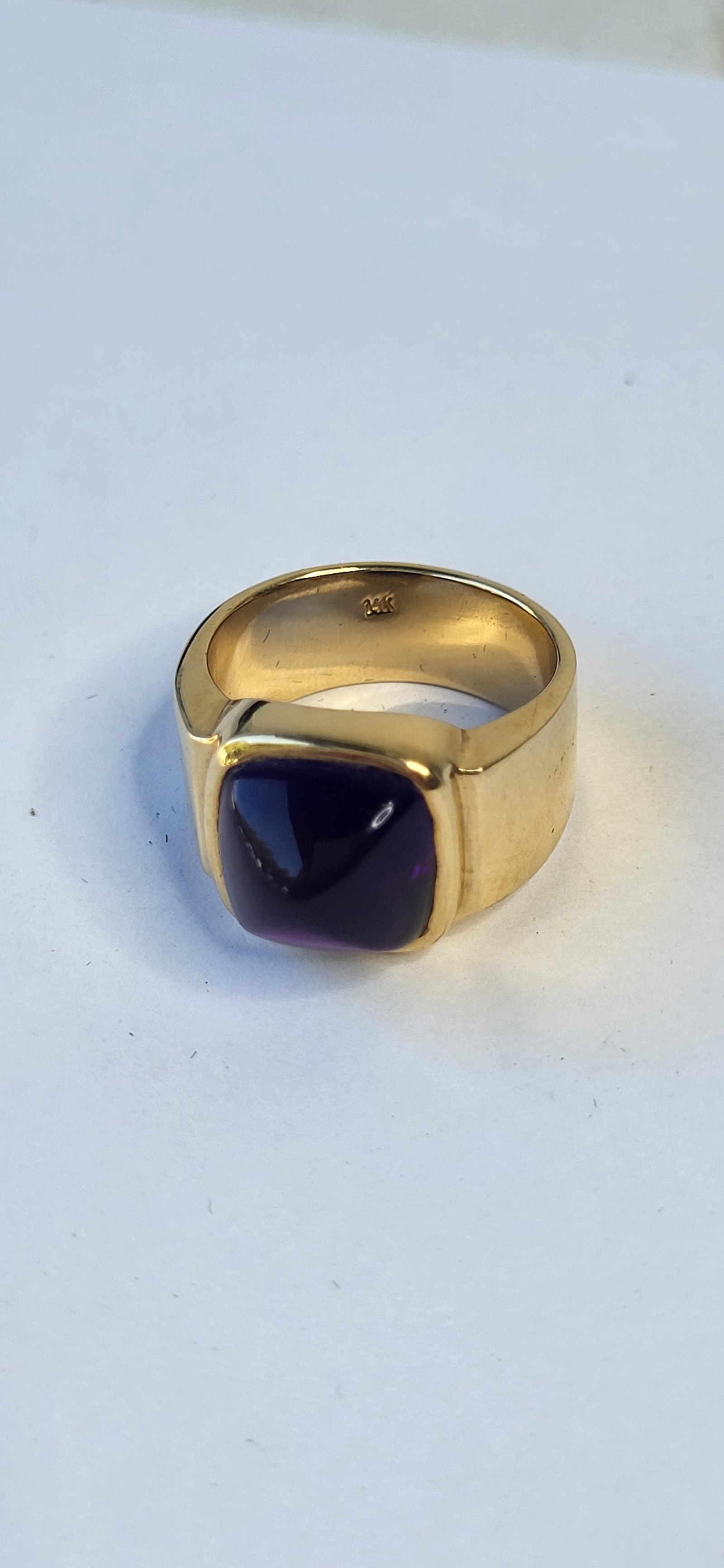 Great Chunky 14K Gold Sugarloaf Cabochon Amethyst Mod Solitaire Ring 14.9 Tg 9.6 Tdwt Aprx Size 9: Great Chunky 14K Gold Sugarloaf Cabochon Amethyst Mod Solitaire Ring 14.9 Tg 9.6 Tdwt Aprx Size 9, stamped 14K yellow gold. There is a condition report elsewhere in this listing. Provenance: Property 