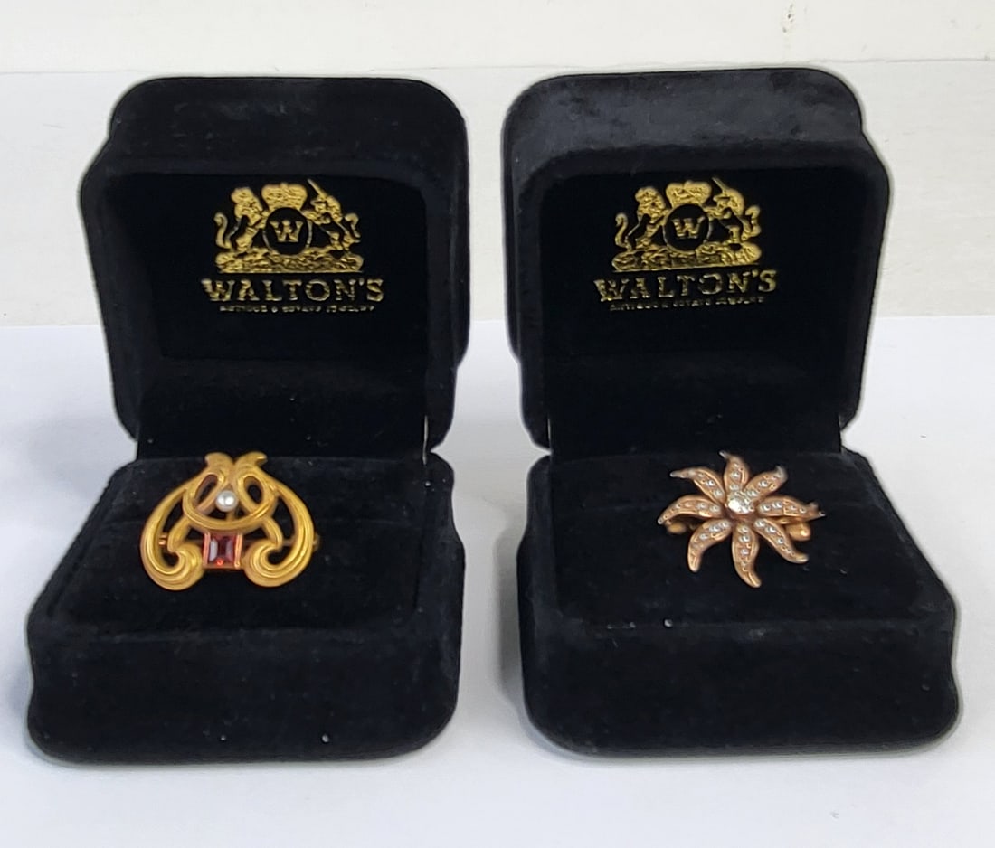 Lot 2 Gold Pendant Brooches Diamond Pearl Syn Ruby 10K And Unmarked 5.2 Tg 3.4 Tdwt 0.85 Inches Avg: Lot 2 Gold Pendant Brooches Diamond Pearl Syn Ruby 10K And Unmarked 5.2 Tg 3.4 Tdwt 0.85 Inches Avg Wide, floral pin has a small Old European cut diamond that is out of round, the metal is unmarked an