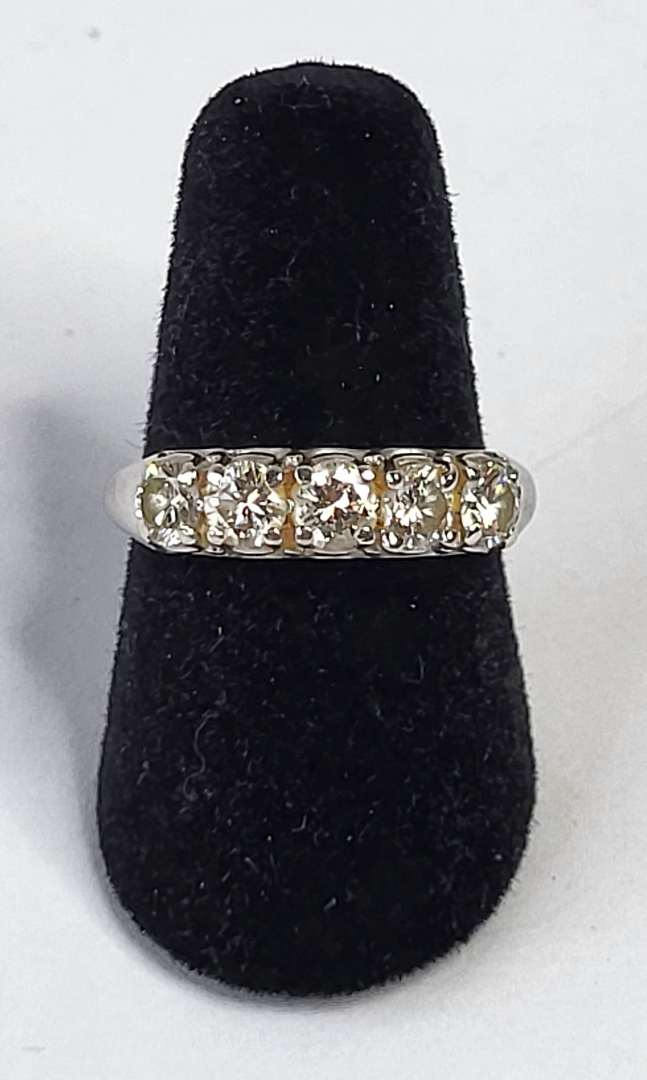 Vintage 5 Diamond Over 1.5ct TW Ring 3 Tg 1.9 Tdwt Aprx Size 5.5: Vintage 5 Diamond Over 1.5ct TW Ring 3 Tg 1.9 Tdwt Aprx Size 5.5, stamped 14K, white gold, this was reported by a local appraiser to be a total carat weight of approaching 1.6ct and we measured each s