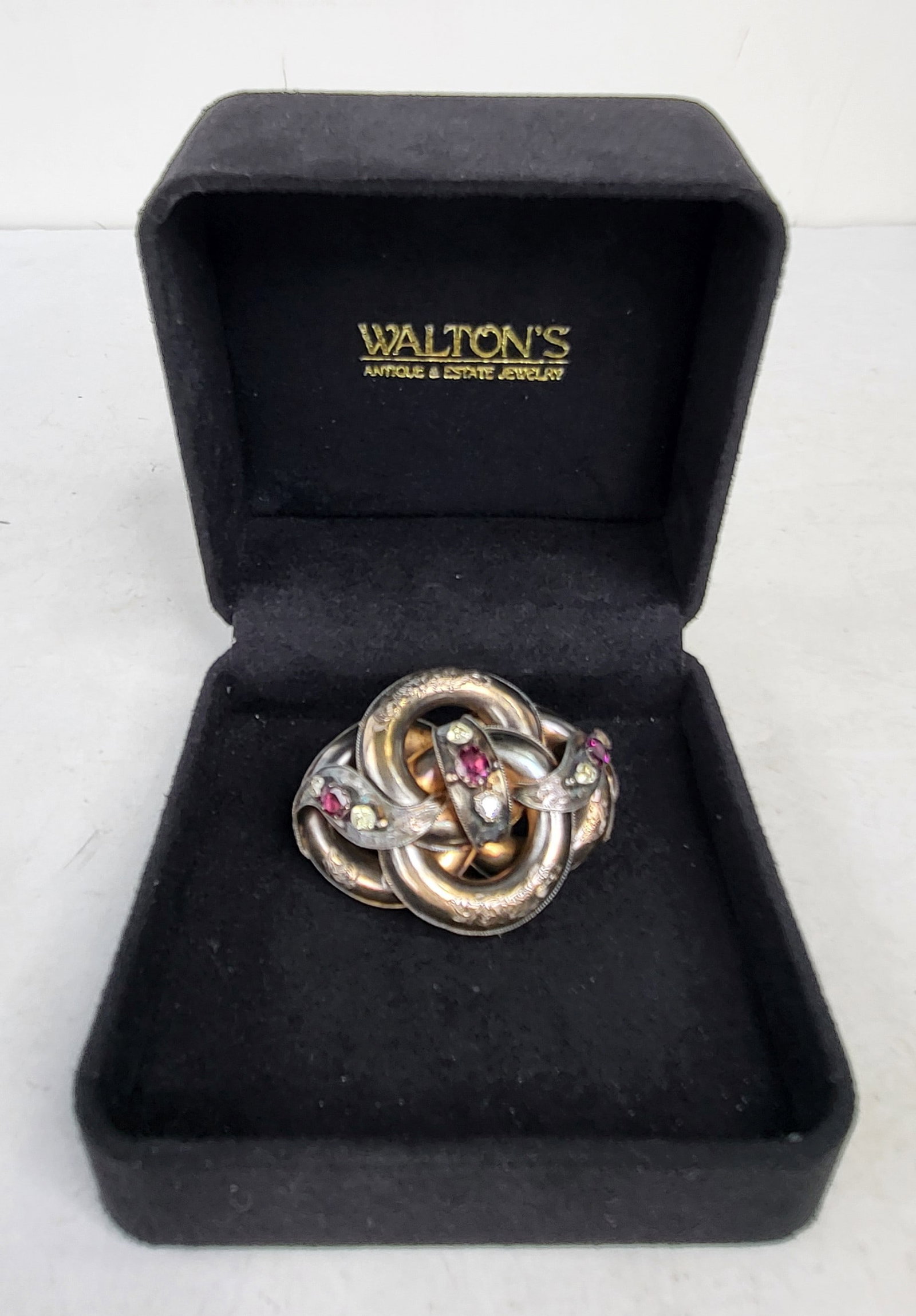 Big Unusual Antique Diamond 18K Late Victorian Or Baroque Revival Brooch 13 Tg 8.4 Tdwt 2.1 X 1.6 X: Big Unusual Antique Diamond 18K Late Victorian Or Baroque Revival Brooch 13 Tg 8.4 Tdwt 2.1 X 1.6 X 1.25 Inches Overall Object. This pin is a bit mysterious, the metal is unsigned but X rays as 18K go