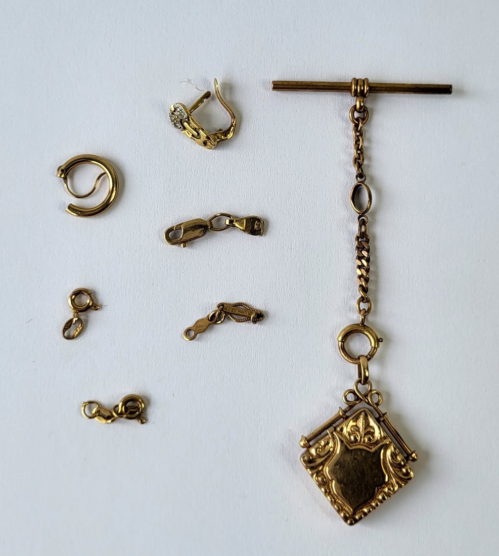 All 14K Estate Assorted Gold Lot 6.5 Dwt: All 14K Estate Assorted Gold Lot 6.5 Dwt, contains 2 odd earrings, 3 loop and or clasp findings, and a nice Victorian fob locket, all items marked 14K. Provenance: Property of a Florida Gulf Coast fun