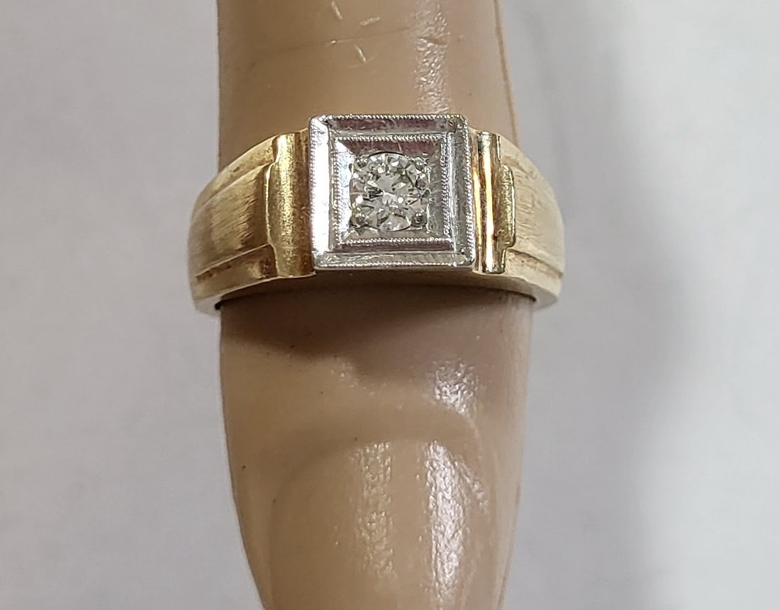 14K Mens Diamond Solitaire Mid Century Ring 5.6dwt 8.6g Aprox Size 7.5US: 14K Mens Diamond Solitaire Mid Century Ring 5.6dwt 8.6g Aprox Size 7.5US. Ring interior diameter measures aprox 17.7mm, features an RVC round brilliant cut diamond in the 20 point 0.20ct range, ring f
