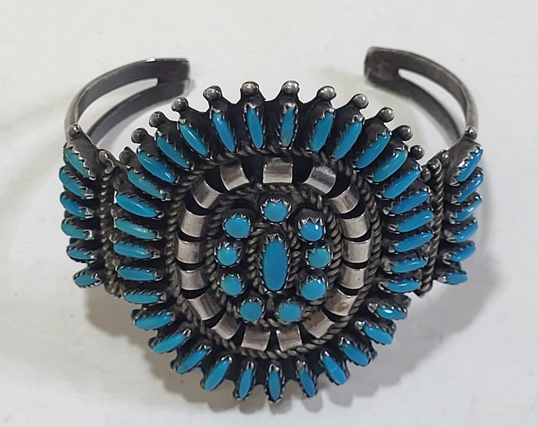 Nathaniel And Rosemary Nez Navajo Signed Sterling Silver Cluster Cuff Bangle Bracelet 31 Tg 2.125 X: Nathaniel And Rosemary Nez Navajo Signed Sterling Silver Cluster Cuff Bangle Bracelet 31 Tg 2.125 X 1.875 Inch Interior, bracelet exterior is 2 inches across, 2.25 inches wide and 2 inches high, signe