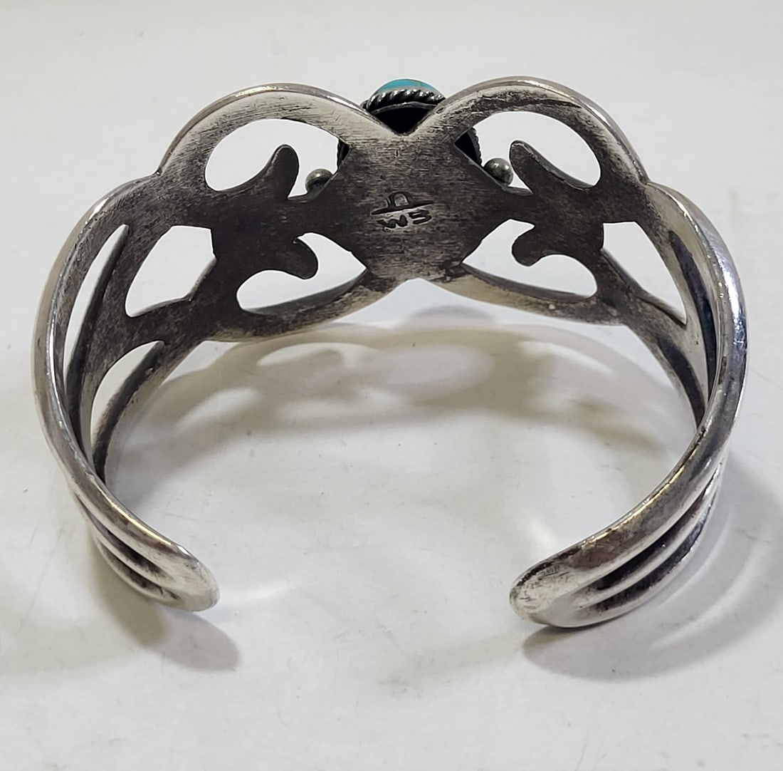 Gorgeous Wilson Begay Native American Navajo Turquoise Reticulated Silver Cuff Bangle Bracelet 47 Tg: Gorgeous Wilson Begay Native American Navajo Turquoise Reticulated Silver Cuff Bangle Bracelet 47 Tg 2.25 X 1.55 Inch Interior, 1.625 inches across, 2.5 inches wide, 1.875 inches high, signed WB toget