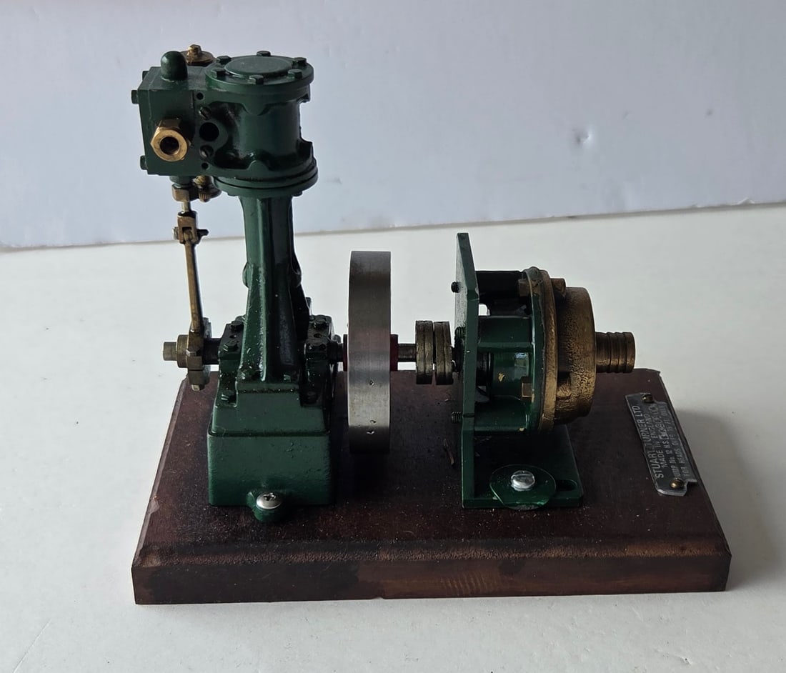 Stuart Turner Vertical Model No 12 Steam Engine - 6
