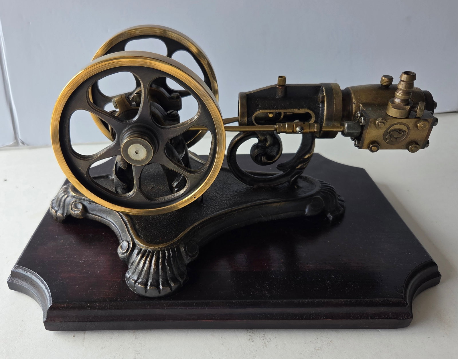 Horizontal Live Steam Engine Model - 2