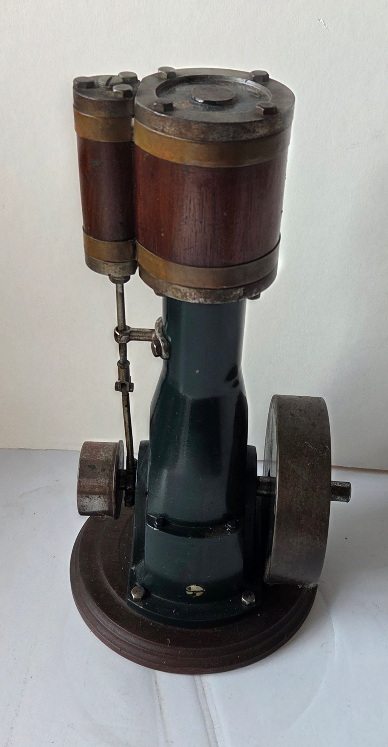 Vertical Live Steam Engine Model - 4