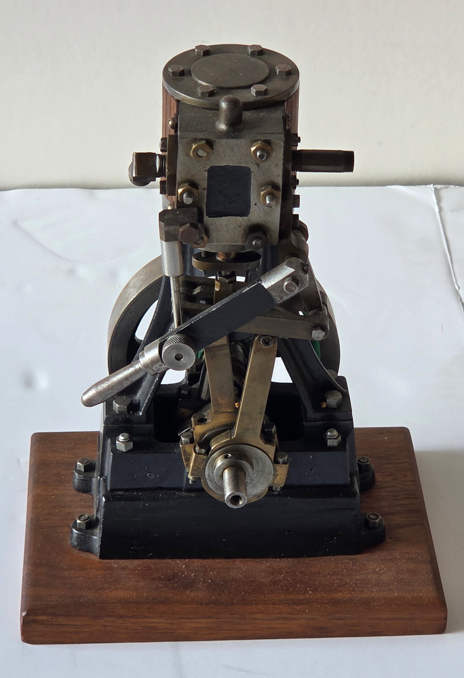 Stuart Turner Vertical Live Steam Engine - 3