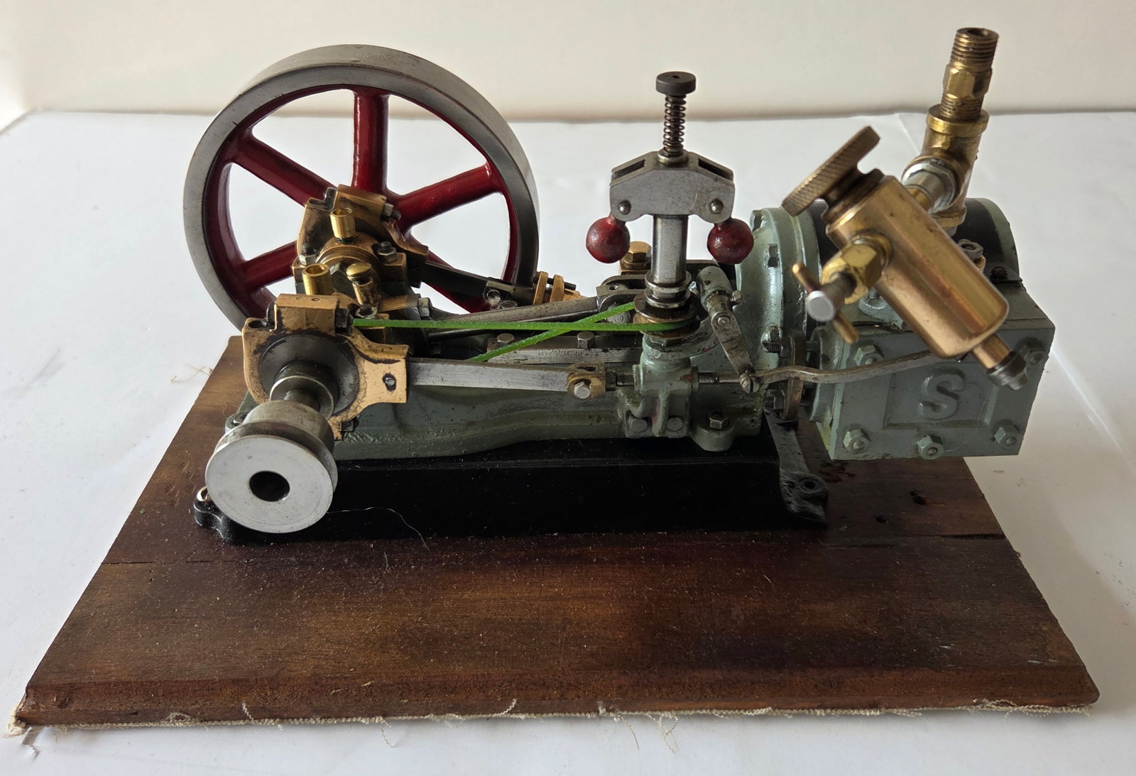 Stuart Turner No 9 Horizontal Mill Steam Engine Model - 3