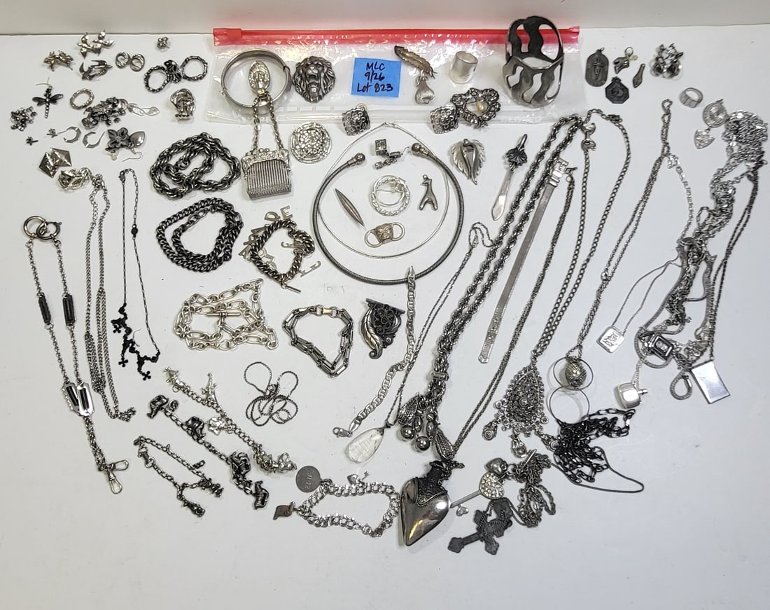 Estate Costume Jewelry Mostly Silver Tone A Few Silver One of An Incredible 150 Lots: Estate Costume Jewelry Mostly Silver Tone A Few Silver One of An Incredible 150 Lots. Most of the costume jewelry descriptions in this collection are by photograph without size, mark or condition obse