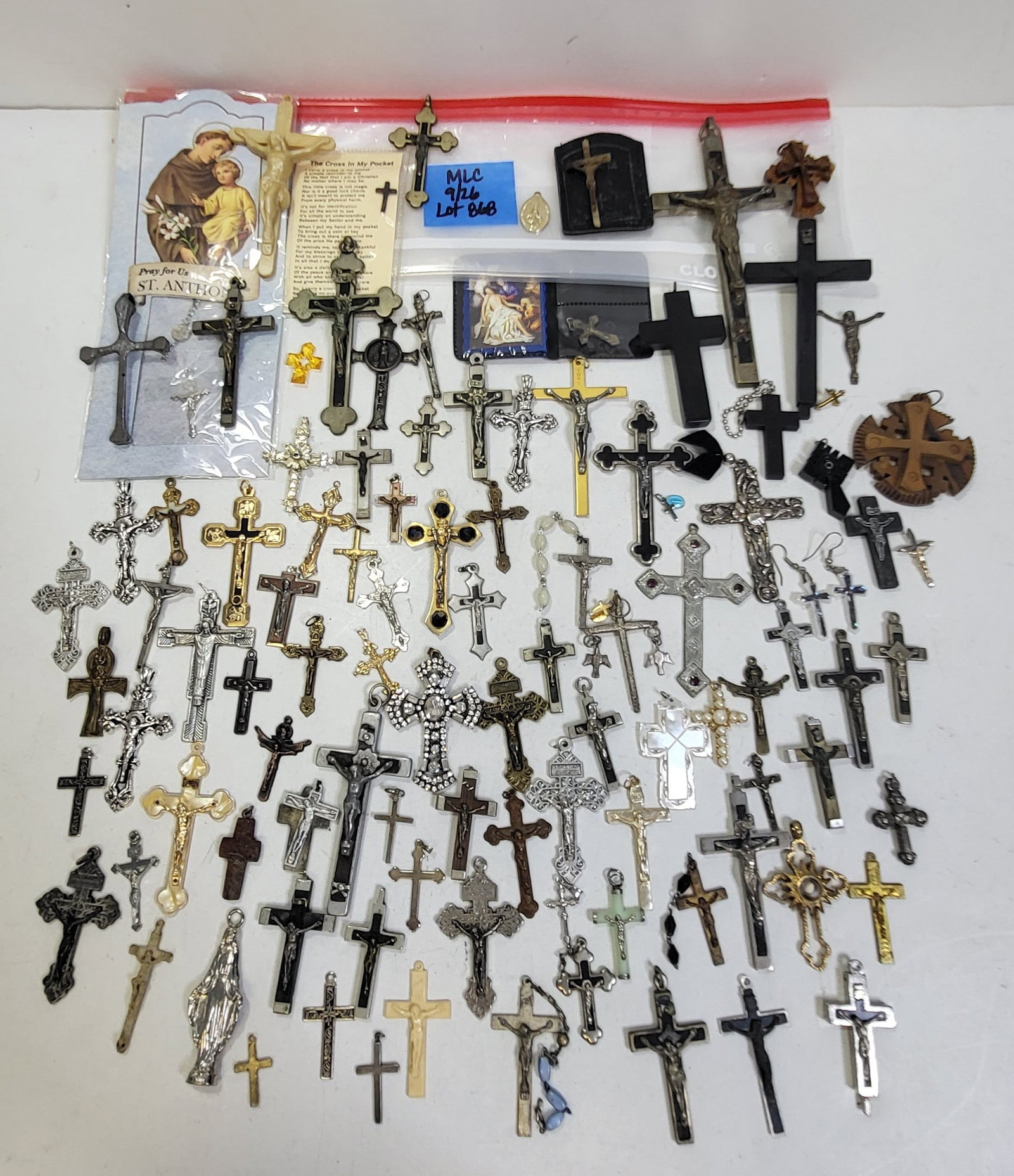 Estate Costume Jewelry 100 Pc Vintage Christian Incl Catholic Church Cross Crucifix Religious Medals: Estate Costume Jewelry 100 Pc Vintage Christian Incl Catholic Church Cross Crucifix Religious Medals Charms No Precious Metals One of An Incredible 150 Lots. Most of the costume jewelry descriptions i