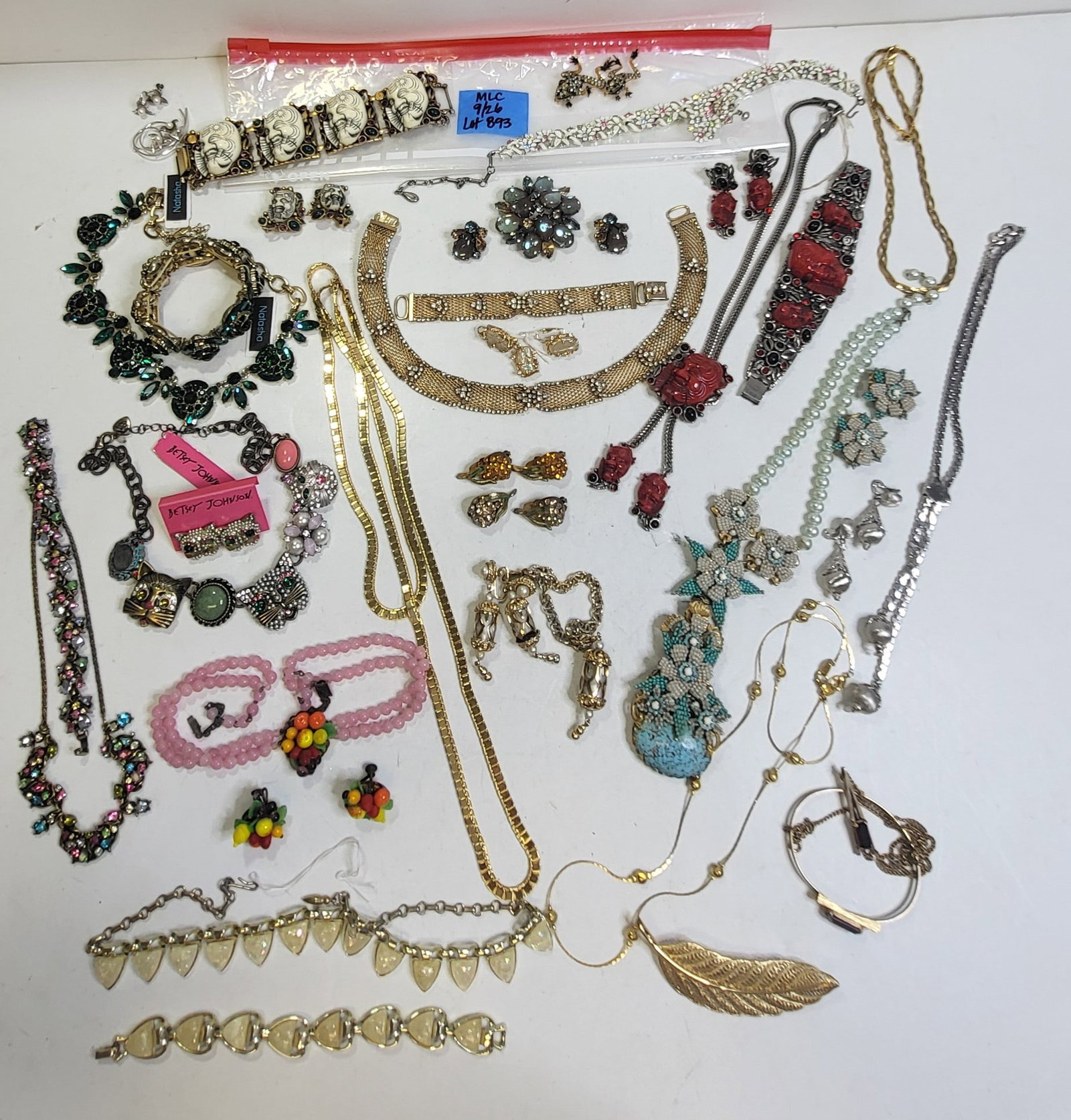 Estate Costume Jewelry Two Dozen Mostly Signed Rhinestone Gold Tone Enamel Lots Incl A Few Sets Plus: Estate Costume Jewelry Two Dozen Mostly Signed Rhinestone Gold Tone Enamel Lots Incl A Few Sets Plus Giant Stanley Hagler Stone Set Beaded One of An Incredible 150 Lots. Most of the costume jewelry de