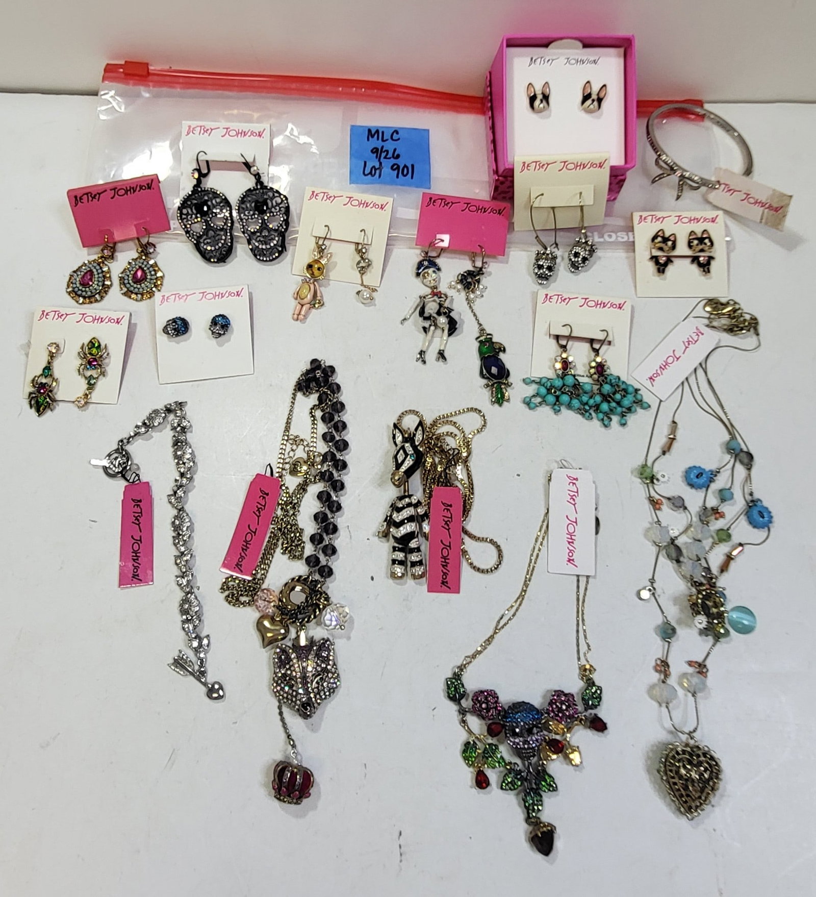 Estate Costume Jewelry Over 15 Pcs Betsey Johnson Assorted Fancy Jewelry Most NWT One of An: Estate Costume Jewelry Over 15 Pcs Betsey Johnson Assorted Fancy Jewelry Most NWT One of An Incredible 150 Lots. Most of the costume jewelry descriptions in this collection are by photograph without s