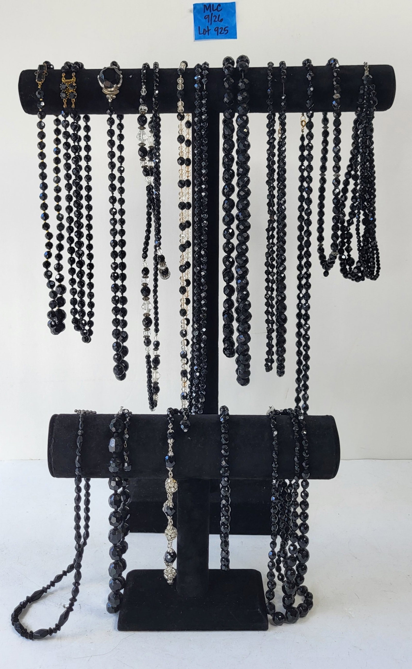 Estate Costume Jewelry Lot 18 Black Faceted Bead Necklaces In Jet Manner Such As Crystal Onyx: Estate Costume Jewelry Lot 18 Black Faceted Bead Necklaces In Jet Manner Such As Crystal Onyx Acrylic Etc One of An Incredible 150 Lots. Most of the costume jewelry descriptions in this collection are