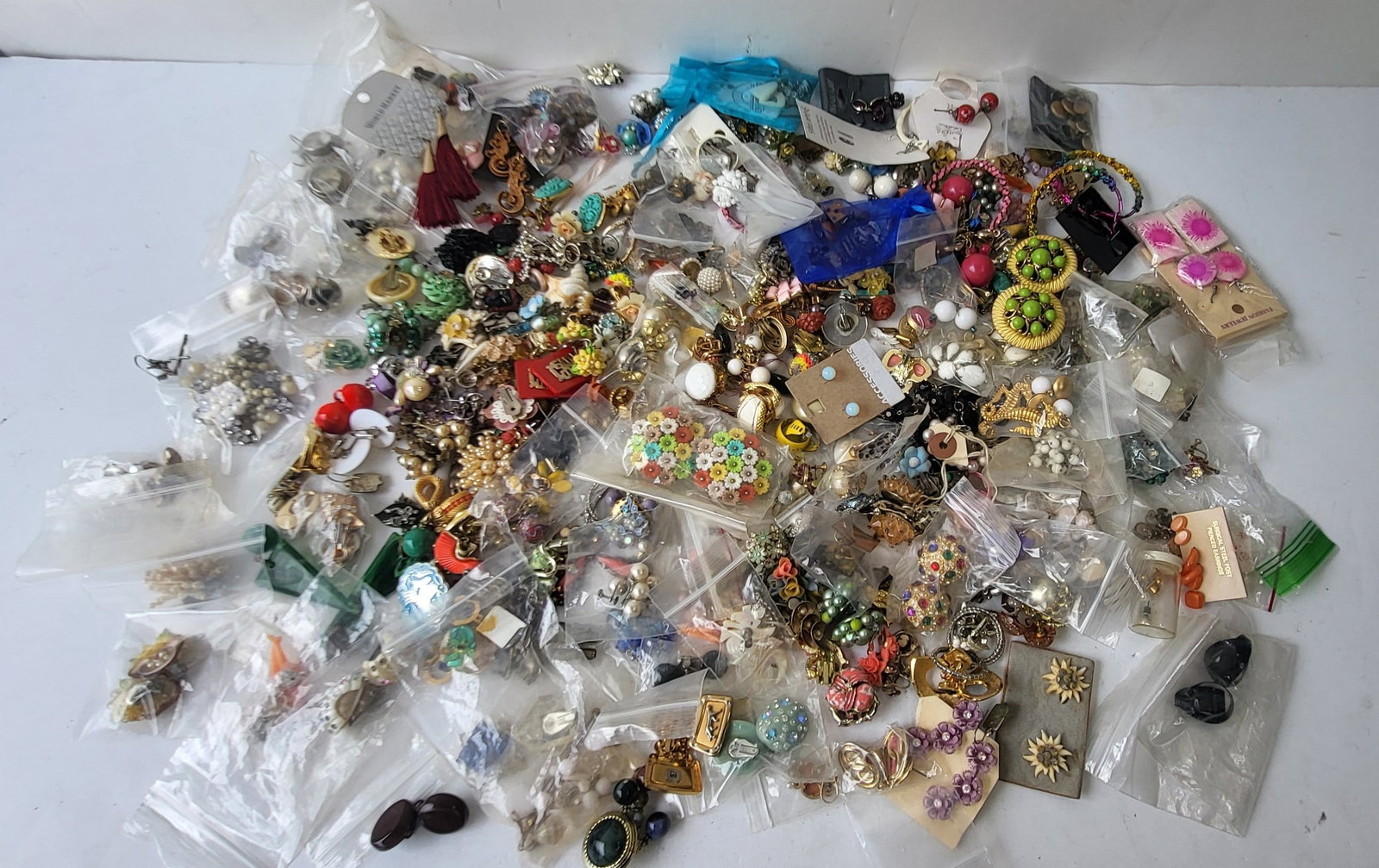 Estate Costume Jewelry Great Big Lot Largely Paired Earrings One of An Incredible 150 Lots: Estate Costume Jewelry Great Big Lot Largely Paired Earrings One of An Incredible 150 Lots. Most of the costume jewelry descriptions in this collection are by photograph without size, mark or conditio