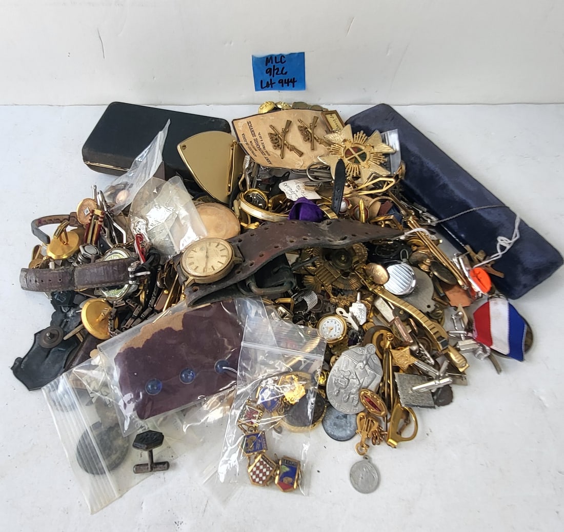 Estate Costume Jewelry Collectibles Watches Military Pins Awards Cufflinks Tie Tacks Souvenirs More: Estate Costume Jewelry Collectibles Watches Military Pins Awards Cufflinks Tie Tacks Souvenirs More No Precious Metals One of An Incredible 150 Lots. Most of the costume jewelry descriptions in this c