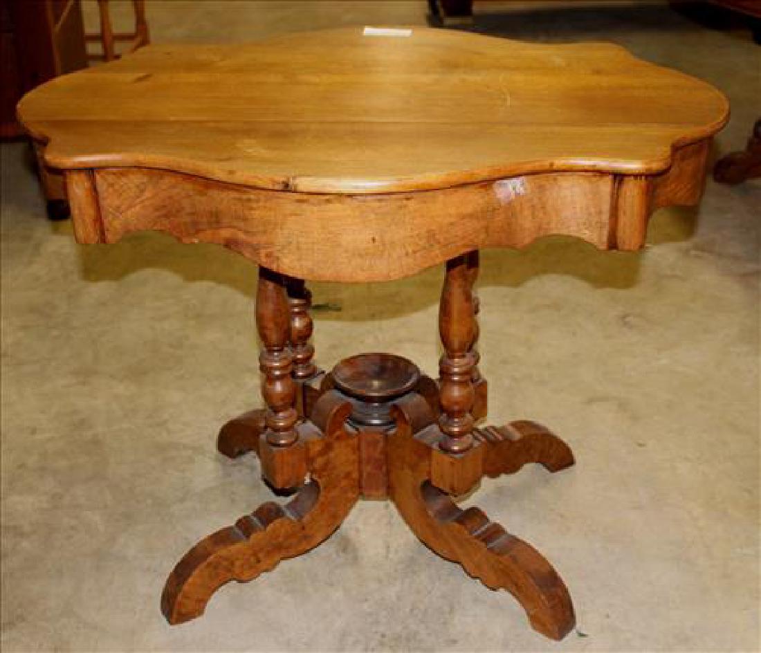 Walnut Victorian turtle top parlor table (1 of 2)