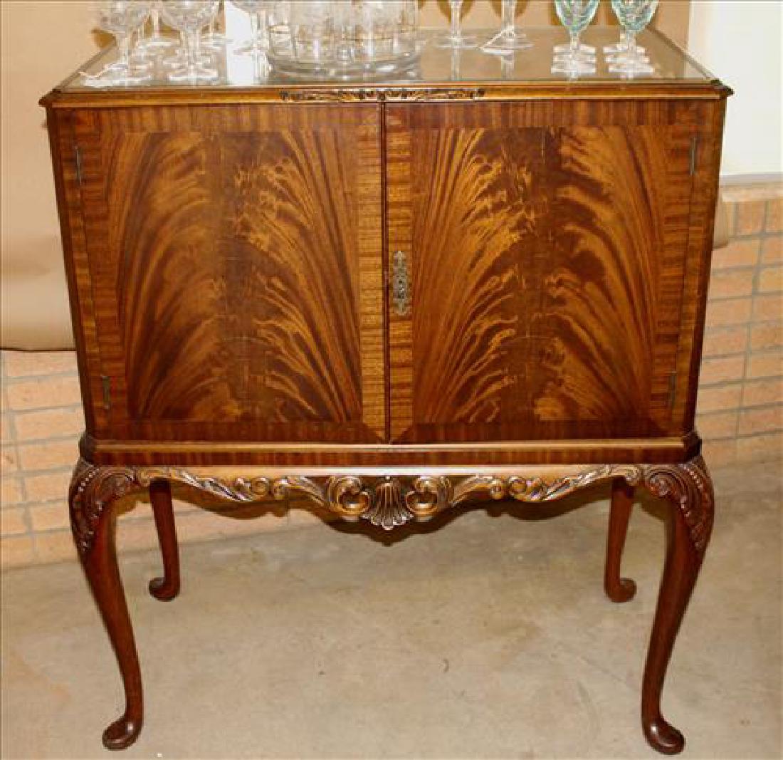 Mahogany Queen Anne portable  bar (1 of 3)