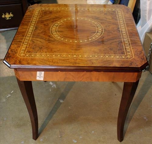 Game table with checker board lift off top (1 of 4)