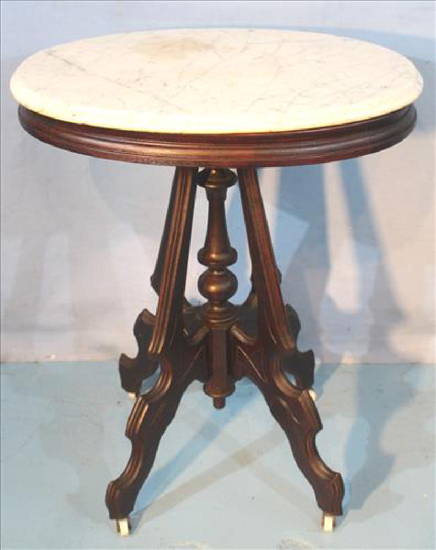 Small Victorian walnut oval table, all original (1 of 3)