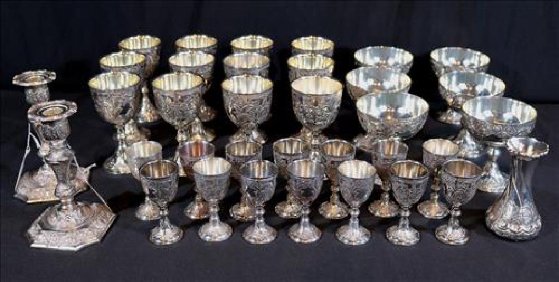 35 piece assortment silver-plate, 32 wine glasses: 35 piece assortment silver-plate, 32 wine glasses