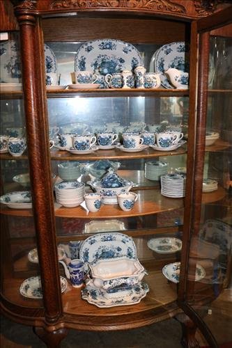 88 pieces of Masons blue stoneware, signed England: 88 pieces of Masons blue stoneware, signed England