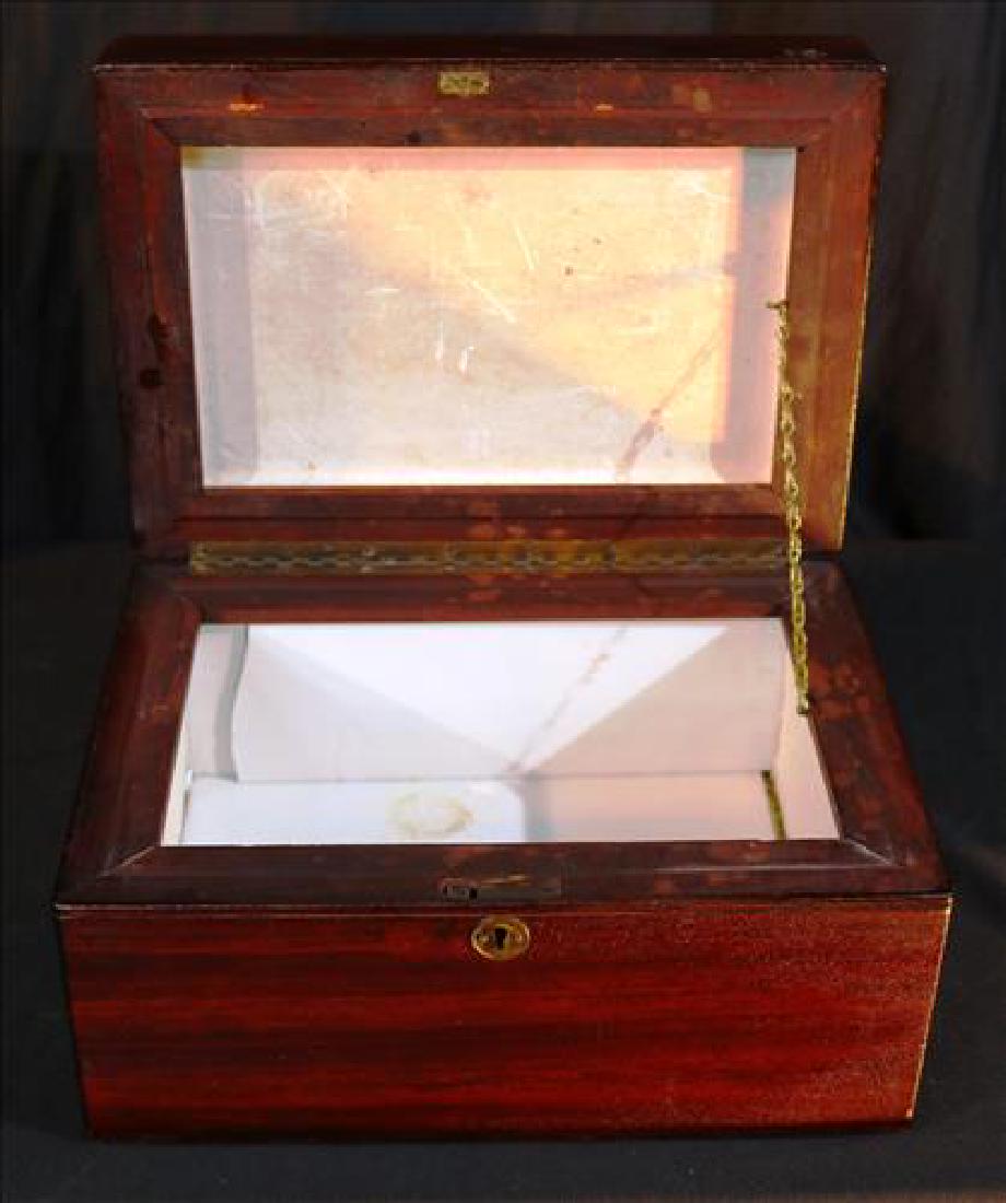 Mahogany humidor with porcelain liner