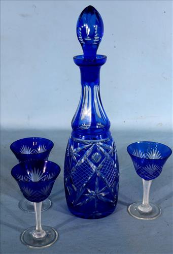 Blue cut to clear wine bottle with stopper: Blue cut to clear wine bottle with good stopper and 3 matching wine glasses