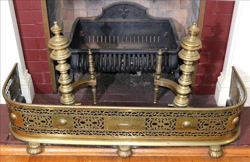 3 piece set brass andirons and fire fender: 3 piece set brass andirons and fire fender, 22 in. T, 8 in. W.