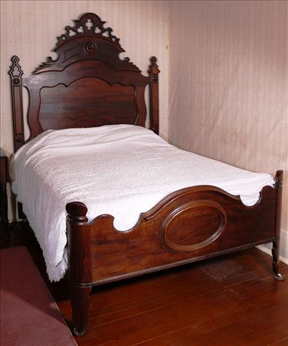 Rosewood Victorian full size bed: Rosewood Victorian full size bed, 56 in. W, 72 in. L, 79 in. T.
