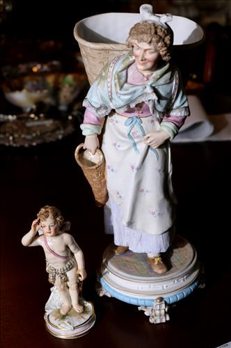 2 Meissen figurines with crossed sword mark: 2 Meissen figurines with crossed sword mark, some minor damage