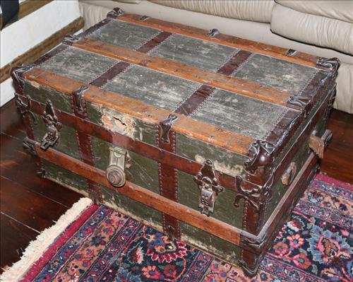 Flat top trunk coffee table: Flat top trunk coffee table, 15 in T, 28 in. W, 17.5 in. D.