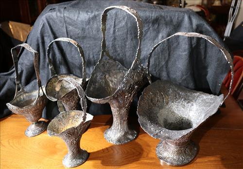 Set of 5 metal decorative baskets: Set of 5 metal decorative baskets with handles for flower arrangements, 20 in. T.