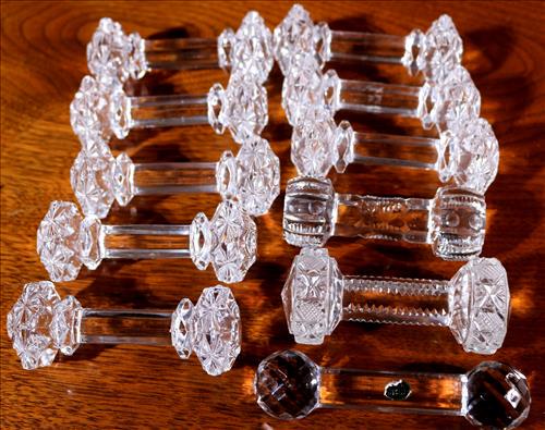 Assortment of 11 pieces of crystal knife rests: Assortment of 11 pieces of crystal knife rests